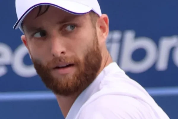 Moutet’s Tactical Variety Faces Trungelliti’s Endurance in Marrakech Clay Clash