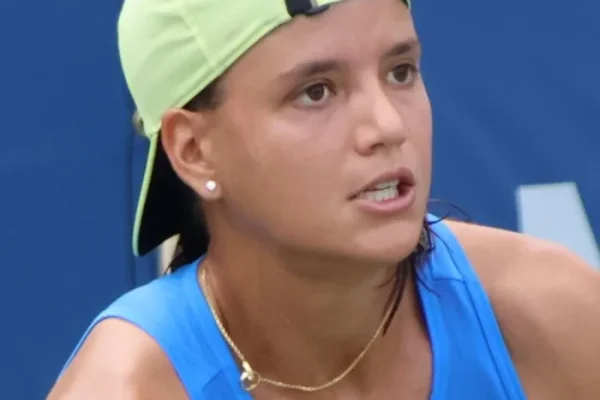 Arango vs. Carle: Aggressive Baseline Strategy Meets Clay-Court Endurance