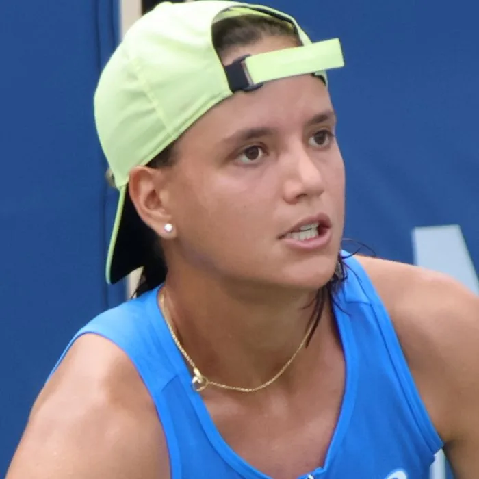 Arango vs. Carle: Aggressive Baseline Strategy Meets Clay-Court Endurance