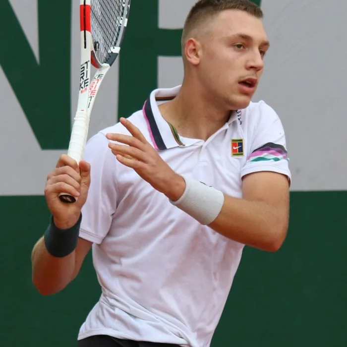 Medjedovic’s Power Advantage vs. Sachko’s Clay Court Endurance in Naples