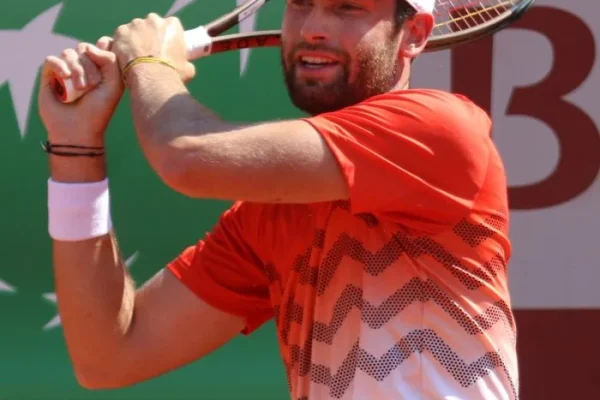 Majchrzak’s Tactical Resilience vs. Halys’ Serve: Miami Open Preview