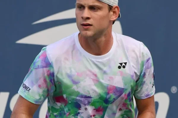 Zizou Bergs Poised to Dominate Adrian Mannarino on the Monte-Carlo Clay